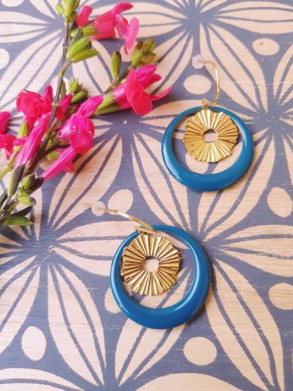 Boucles d'oreilles inox artisanales - créole bleue et dorée. Calino Créa Boucles d'oreilles inox artisanales - créole bleue et dorée. Calino Créa