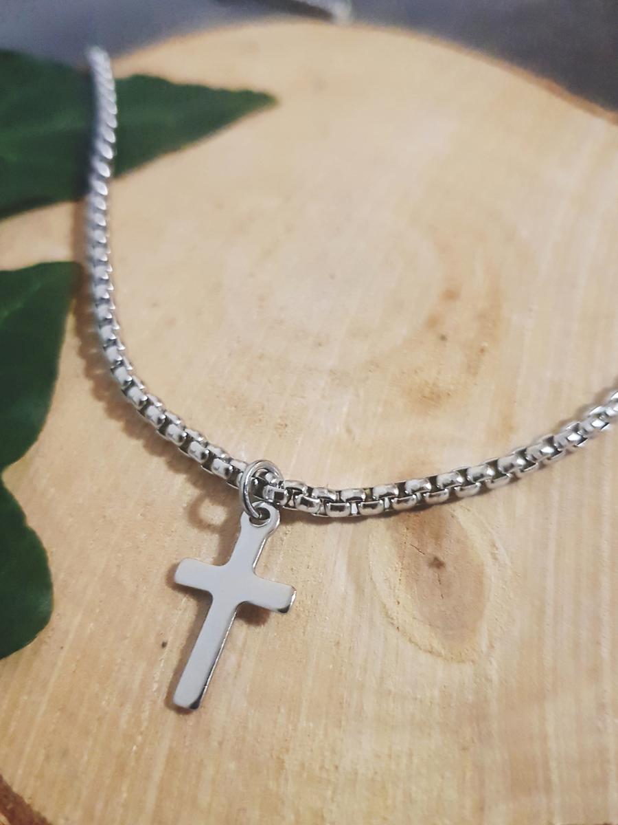 Collier maille vénitienne argentée inox artisanal - croix. Calino Créa Collier maille vénitienne argentée inox - croix
