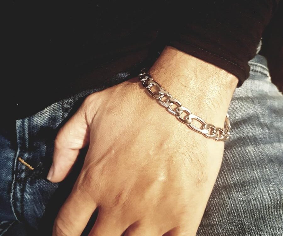 Bracelet homme maille figaro 10 mm argentée inox artisanal. Calino Créa Bracelet homme maille figaro 10 mm argentée inox artisanal. Calino Créa
