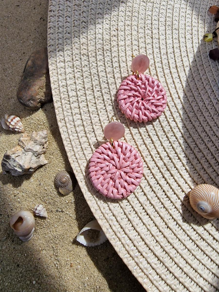 Boucles d'oreilles inox doré - disque rotin rose et puce résine