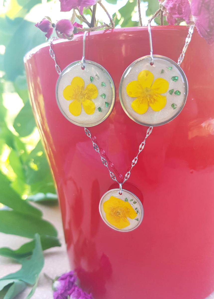 Parure [Collier et BO] acier inox argenté - Bouton d'or naturel