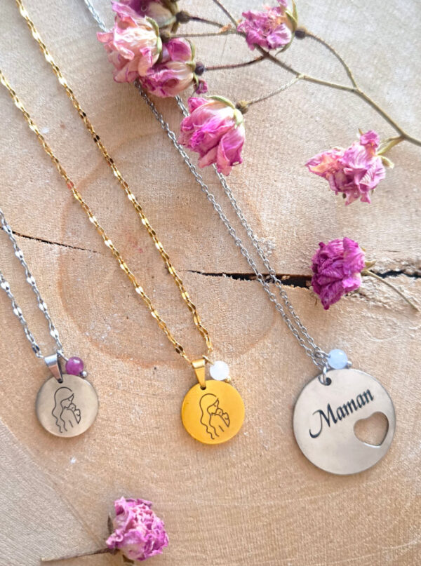 Collier gravé Maman