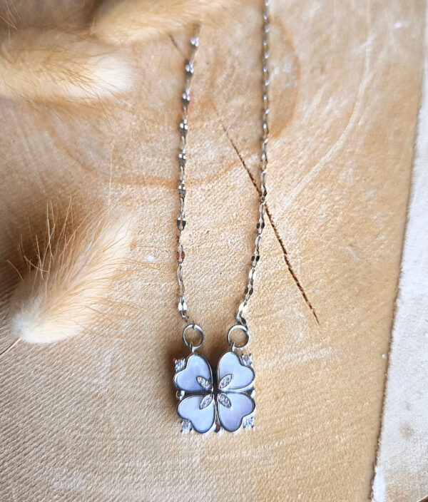 22501 - Collier argenté cœurs transformables – Fleur nacrée