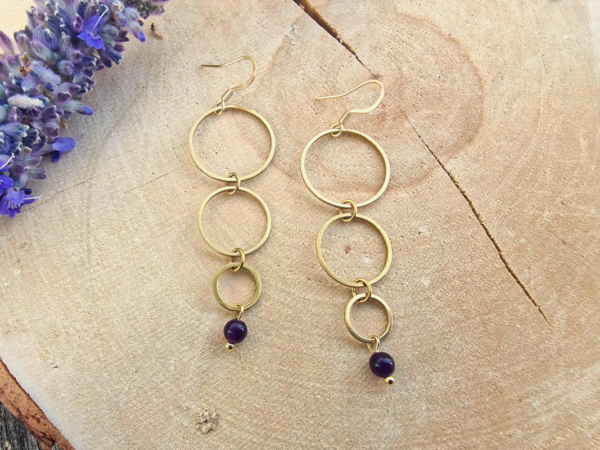 22727-boucles-oreilles-cascade-et-leur-pierre-naturelle Boucles d'oreilles cascade avec 3 anneaux en acier inoxydable doré et leur pierre naturelle au choix