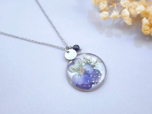 Collier fleurs séchées en acier inoxydable avec Pensée violette et pierre naturelle d'améthyste