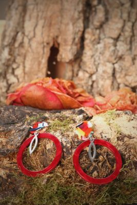 Boucles d'oreilles inox - Clou multicolore et créole rouge